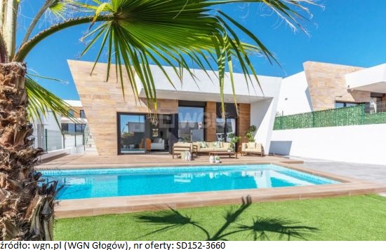 Nieruchomości inwestycyjne: WGN pośredniczy w sprzedaży luksusowej willi z basenem w Hiszpanii